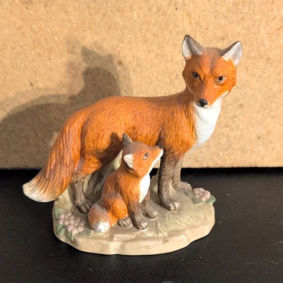 Vintage Fox Figurines - Picture 1 of 6